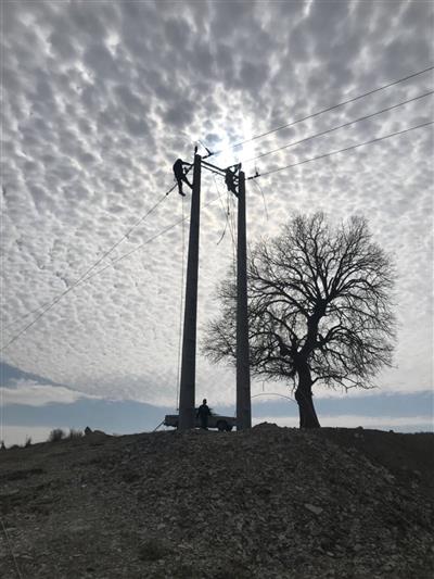 اجرای پروژه‌های گسترده برق‌رسانی و بهینه‌سازی شبكه در شهرستان ملكشاهی