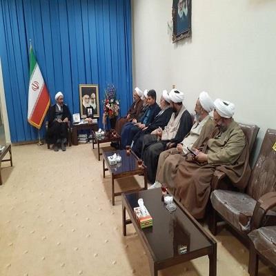 دیدار مشاور فرهنگی وزیر نیرو با امام جمعه ایلام
